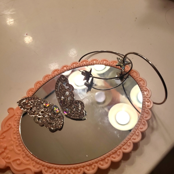 #2 PAIRS OF EARRINGS,  HOOPS AND BUTTERFLY 🦋 EARRINGS,  BEAUTIFUL RHINESTONES - Picture 4 of 10